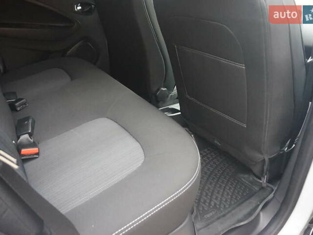 Білий Рено Зое, об'ємом двигуна 0 л та пробігом 37 тис. км за 10777 $, фото 47 на Automoto.ua