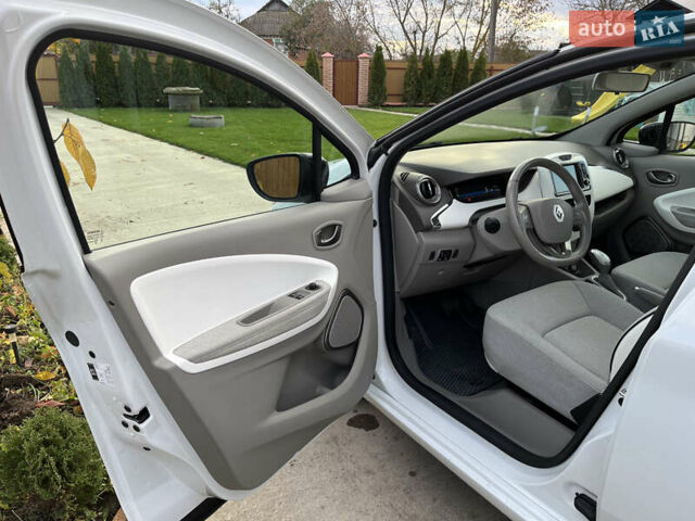 Рено Зое 2018 в Виннице на Automoto.ua Белый Рено Зое, объемом двигателя 0 л и пробегом 68 тыс. км за 9350 $, фото 12 на Automoto.ua