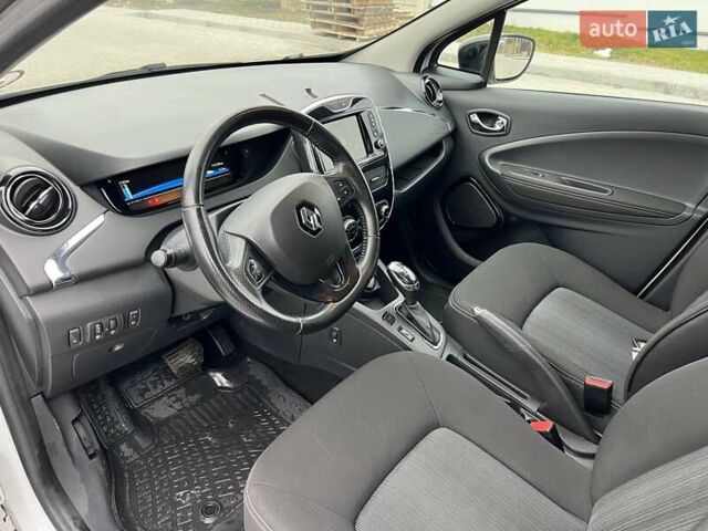 Білий Рено Зое, об'ємом двигуна 0 л та пробігом 116 тис. км за 8650 $, фото 14 на Automoto.ua