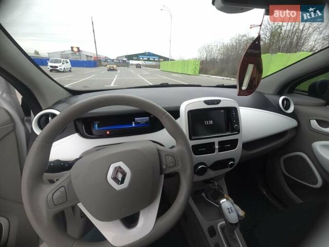 Білий Рено Зое, об'ємом двигуна 0 л та пробігом 125 тис. км за 9000 $, фото 10 на Automoto.ua