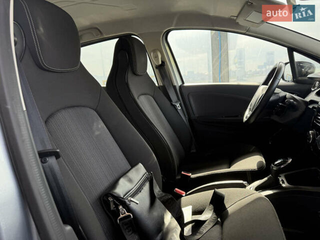 Білий Рено Зое, об'ємом двигуна 0 л та пробігом 57 тис. км за 9499 $, фото 67 на Automoto.ua