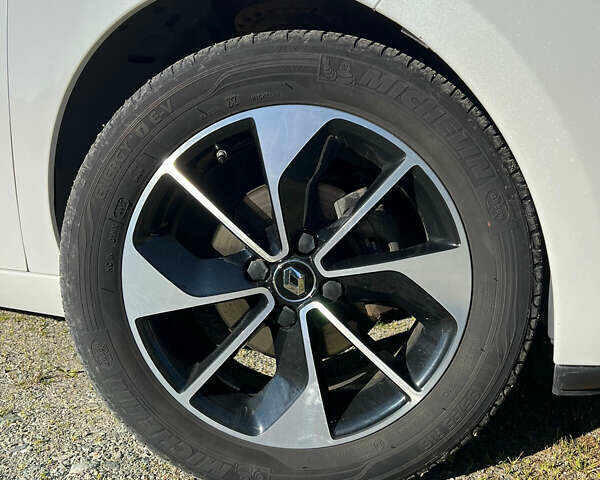 Білий Рено Зое, об'ємом двигуна 0 л та пробігом 73 тис. км за 6200 $, фото 12 на Automoto.ua