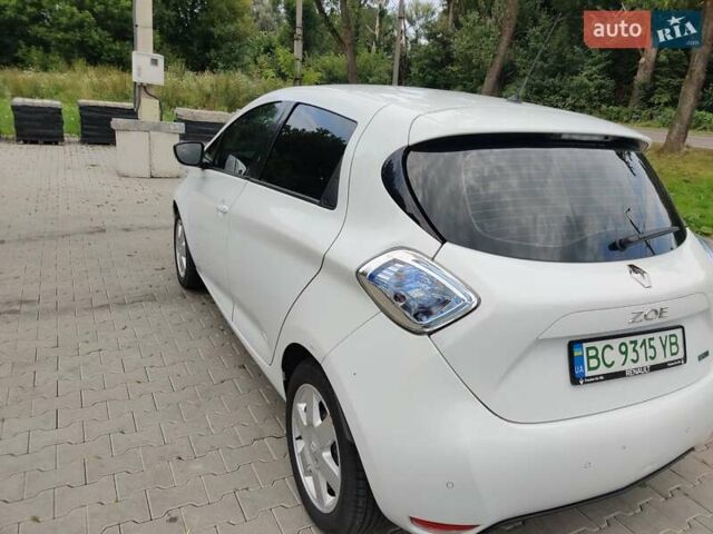 Белый Рено Зое, объемом двигателя 0 л и пробегом 190 тыс. км за 9300 $, фото 2 на Automoto.ua