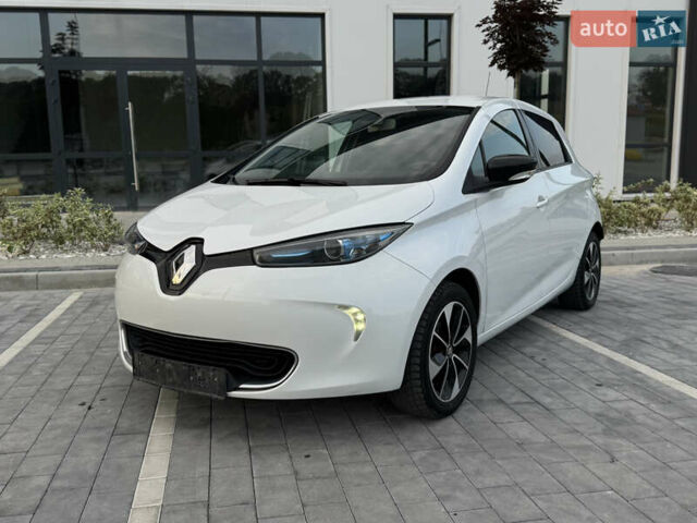 Белый Рено Зое, объемом двигателя 0 л и пробегом 73 тыс. км за 9650 $, фото 8 на Automoto.ua