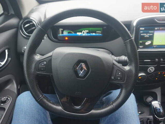 Білий Рено Зое, об'ємом двигуна 0 л та пробігом 37 тис. км за 10777 $, фото 31 на Automoto.ua