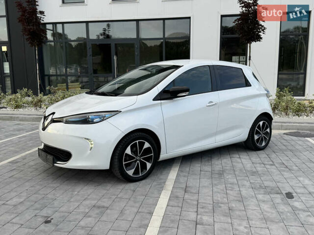 Белый Рено Зое, объемом двигателя 0 л и пробегом 73 тыс. км за 9650 $, фото 12 на Automoto.ua