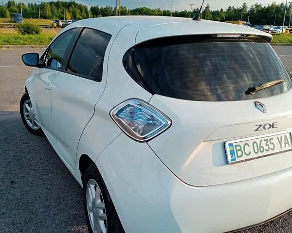 Белый Рено Зое, объемом двигателя 0 л и пробегом 21 тыс. км за 10800 $, фото 6 на Automoto.ua