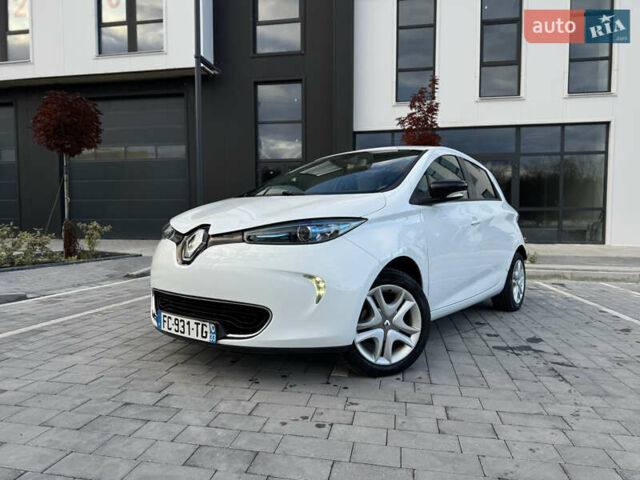 Белый Рено Зое, объемом двигателя 0 л и пробегом 75 тыс. км за 9900 $, фото 6 на Automoto.ua