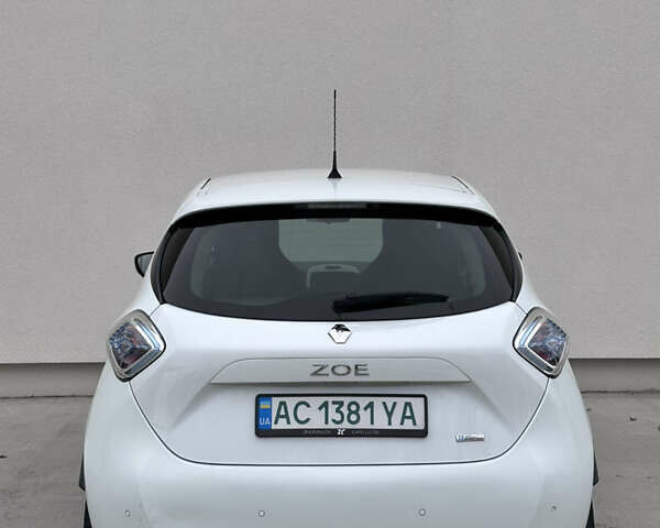Белый Рено Зое, объемом двигателя 0 л и пробегом 96 тыс. км за 9800 $, фото 6 на Automoto.ua