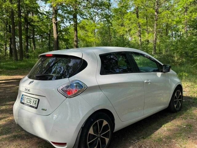 Белый Рено Зое, объемом двигателя 0 л и пробегом 51 тыс. км за 9999 $, фото 18 на Automoto.ua