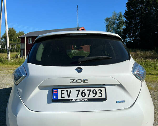 Білий Рено Зое, об'ємом двигуна 0 л та пробігом 73 тис. км за 6200 $, фото 6 на Automoto.ua