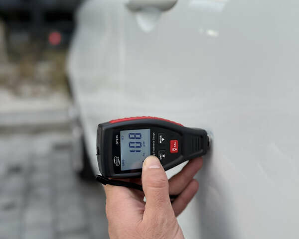 Белый Рено Зое, объемом двигателя 0 л и пробегом 75 тыс. км за 9900 $, фото 57 на Automoto.ua