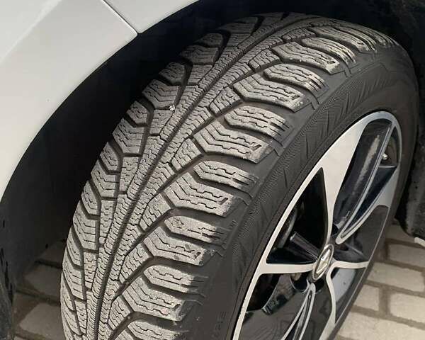 Белый Рено Зое, объемом двигателя 0 л и пробегом 32 тыс. км за 11500 $, фото 29 на Automoto.ua