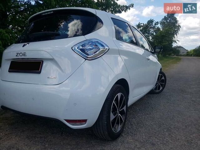 Белый Рено Зое, объемом двигателя 0 л и пробегом 95 тыс. км за 11000 $, фото 10 на Automoto.ua