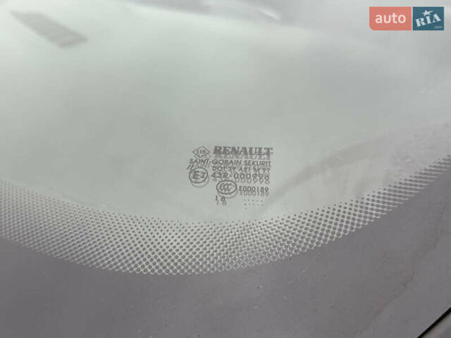 Білий Рено Зое, об'ємом двигуна 0 л та пробігом 56 тис. км за 9800 $, фото 8 на Automoto.ua