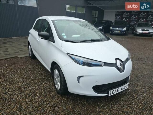 Белый Рено Зое, объемом двигателя 0 л и пробегом 85 тыс. км за 7999 $, фото 12 на Automoto.ua