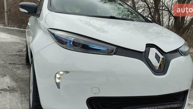 Білий Рено Зое, об'ємом двигуна 0 л та пробігом 77 тис. км за 9600 $, фото 8 на Automoto.ua