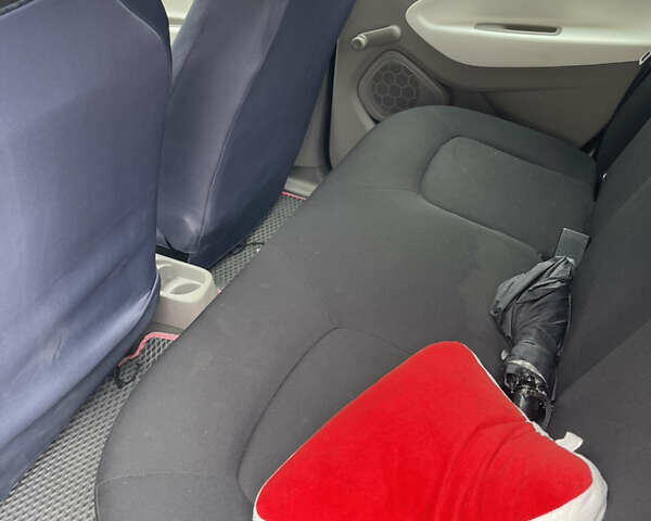 Белый Рено Зое, объемом двигателя 0 л и пробегом 78 тыс. км за 12700 $, фото 6 на Automoto.ua