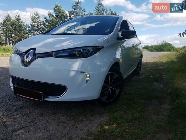 Белый Рено Зое, объемом двигателя 0 л и пробегом 95 тыс. км за 11000 $, фото 5 на Automoto.ua