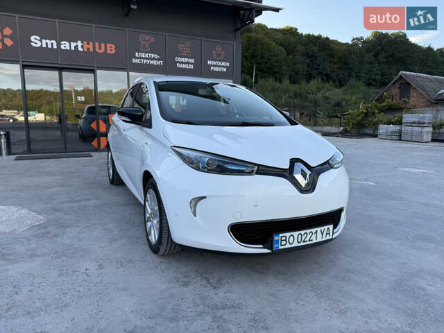 Белый Рено Зое, объемом двигателя 0 л и пробегом 51 тыс. км за 10800 $, фото 25 на Automoto.ua