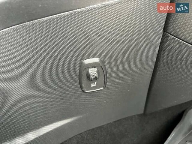 Білий Рено Зое, об'ємом двигуна 0 л та пробігом 116 тис. км за 8650 $, фото 19 на Automoto.ua