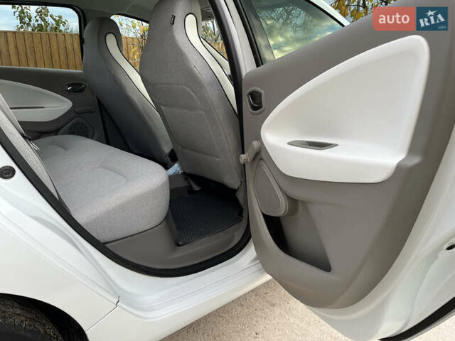 Рено Зое 2018 в Виннице на Automoto.ua Белый Рено Зое, объемом двигателя 0 л и пробегом 68 тыс. км за 9350 $, фото 14 на Automoto.ua