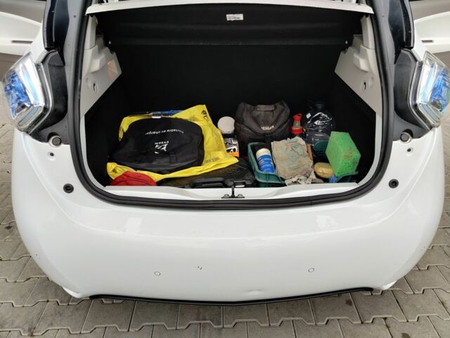 Білий Рено Зое, об'ємом двигуна 0 л та пробігом 190 тис. км за 8500 $, фото 22 на Automoto.ua