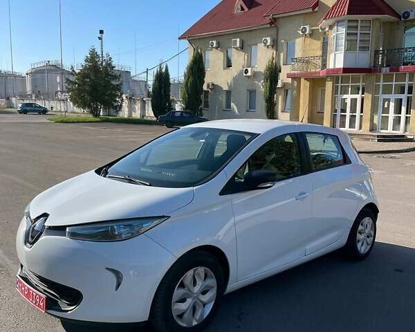 Белый Рено Зое, объемом двигателя 0 л и пробегом 160 тыс. км за 8200 $, фото 2 на Automoto.ua