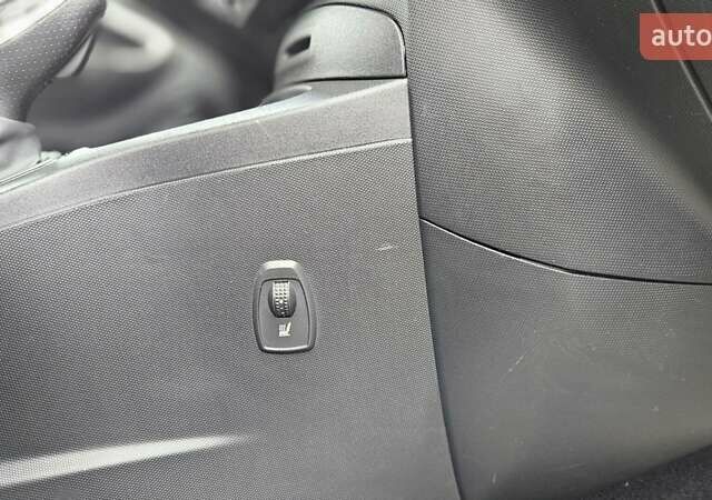 Белый Рено Зое, объемом двигателя 0 л и пробегом 71 тыс. км за 9550 $, фото 46 на Automoto.ua