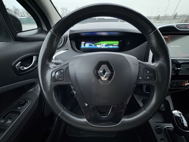 Белый Рено Зое, объемом двигателя 0 л и пробегом 37 тыс. км за 9600 $, фото 15 на Automoto.ua