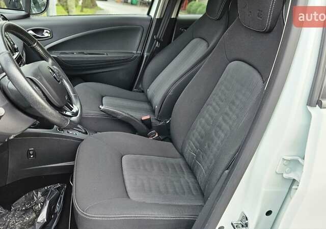 Белый Рено Зое, объемом двигателя 0 л и пробегом 71 тыс. км за 9550 $, фото 57 на Automoto.ua