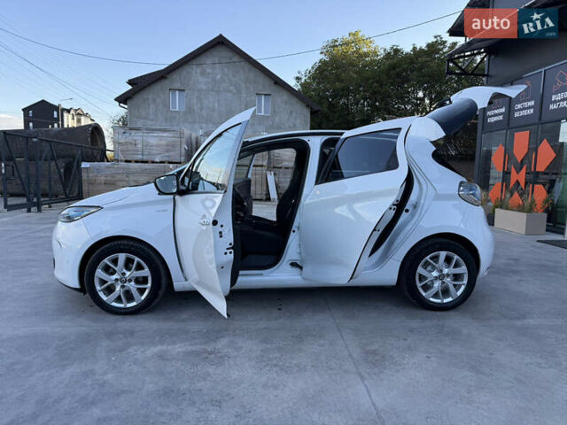 Белый Рено Зое, объемом двигателя 0 л и пробегом 51 тыс. км за 10800 $, фото 34 на Automoto.ua