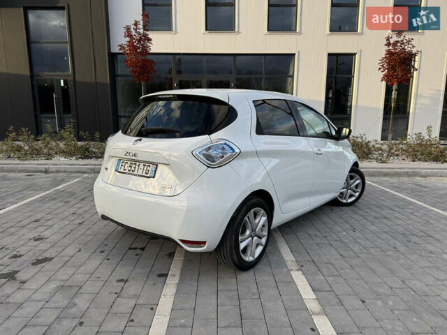 Белый Рено Зое, объемом двигателя 0 л и пробегом 75 тыс. км за 9900 $, фото 5 на Automoto.ua