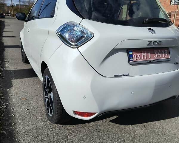Білий Рено Зое, об'ємом двигуна 0 л та пробігом 42 тис. км за 9500 $, фото 5 на Automoto.ua