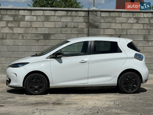 Белый Рено Зое, объемом двигателя 0 л и пробегом 114 тыс. км за 9500 $, фото 4 на Automoto.ua