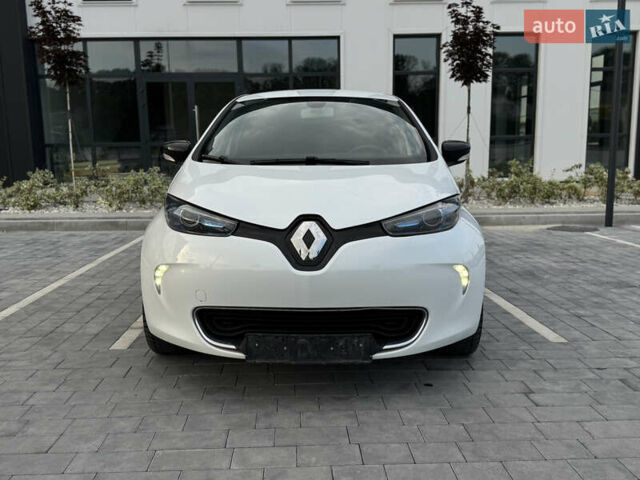 Белый Рено Зое, объемом двигателя 0 л и пробегом 73 тыс. км за 9650 $, фото 1 на Automoto.ua