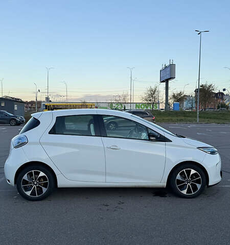 Белый Рено Зое, объемом двигателя 0 л и пробегом 117 тыс. км за 9800 $, фото 8 на Automoto.ua