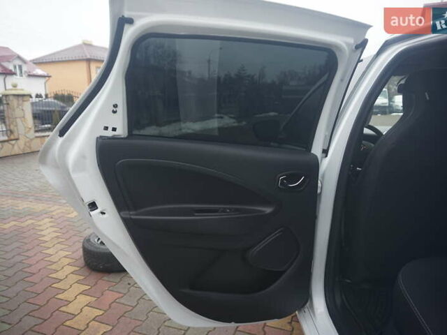 Білий Рено Зое, об'ємом двигуна 0 л та пробігом 37 тис. км за 10777 $, фото 49 на Automoto.ua