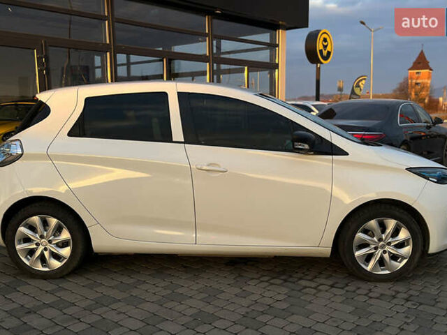 Белый Рено Зое, объемом двигателя 0 л и пробегом 153 тыс. км за 8000 $, фото 7 на Automoto.ua