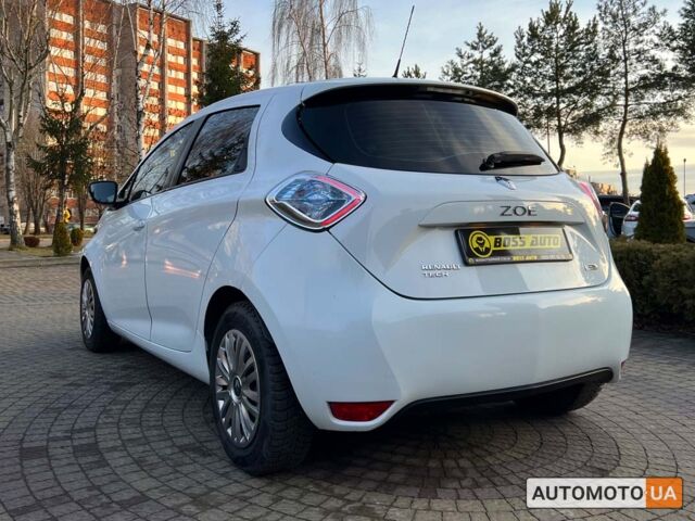 Белый Рено Зое, объемом двигателя 41 л и пробегом 95 тыс. км за 8999 $, фото 4 на Automoto.ua