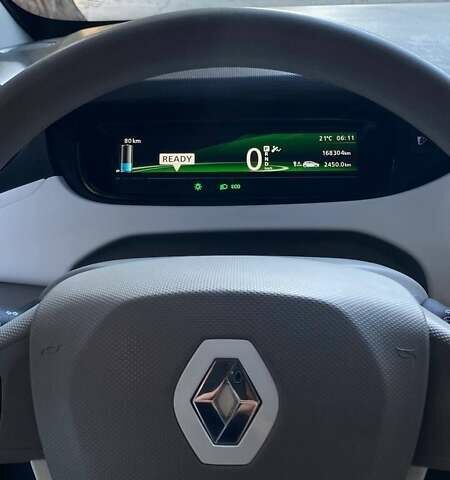 Белый Рено Зое, объемом двигателя 0 л и пробегом 160 тыс. км за 8200 $, фото 15 на Automoto.ua