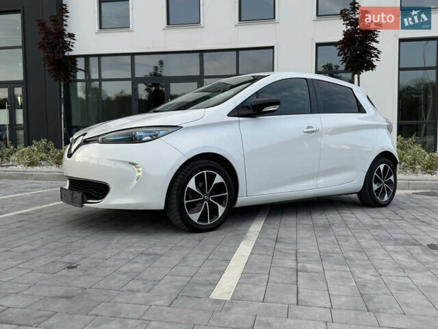 Белый Рено Зое, объемом двигателя 0 л и пробегом 73 тыс. км за 9650 $, фото 4 на Automoto.ua