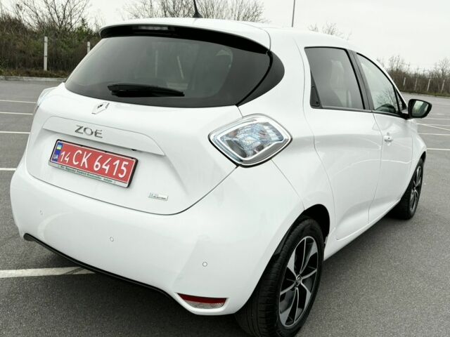 Белый Рено Зое, объемом двигателя 0 л и пробегом 37 тыс. км за 9600 $, фото 2 на Automoto.ua