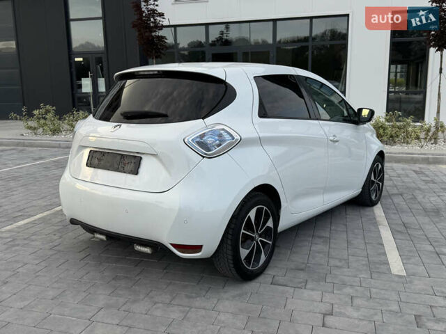 Белый Рено Зое, объемом двигателя 0 л и пробегом 73 тыс. км за 9650 $, фото 25 на Automoto.ua