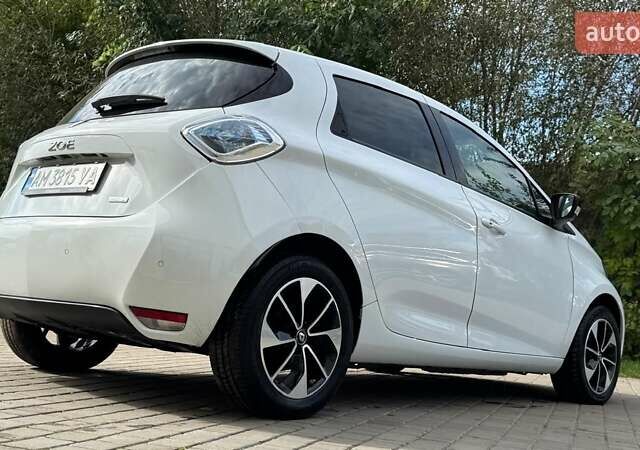 Белый Рено Зое, объемом двигателя 0 л и пробегом 157 тыс. км за 8700 $, фото 26 на Automoto.ua