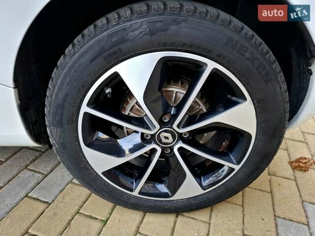 Белый Рено Зое, объемом двигателя 0 л и пробегом 129 тыс. км за 8700 $, фото 53 на Automoto.ua