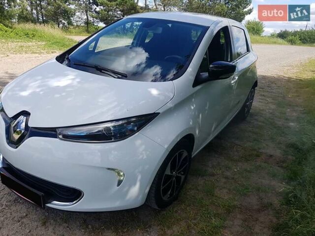 Белый Рено Зое, объемом двигателя 0 л и пробегом 95 тыс. км за 11000 $, фото 4 на Automoto.ua