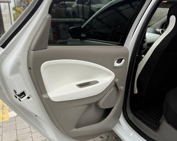 Рено Зое 2018 в Львове на Automoto.ua Белый Рено Зое, объемом двигателя 0 л и пробегом 78 тыс. км за 9900 $, фото 20 на Automoto.ua