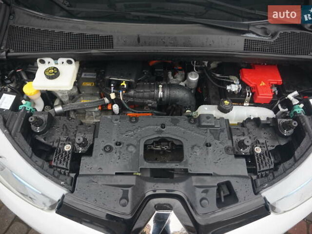 Білий Рено Зое, об'ємом двигуна 0 л та пробігом 37 тис. км за 10777 $, фото 57 на Automoto.ua