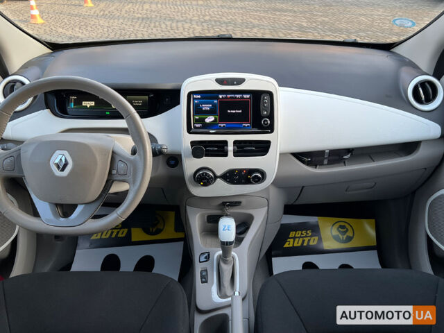 Белый Рено Зое, объемом двигателя 41 л и пробегом 95 тыс. км за 8999 $, фото 10 на Automoto.ua
